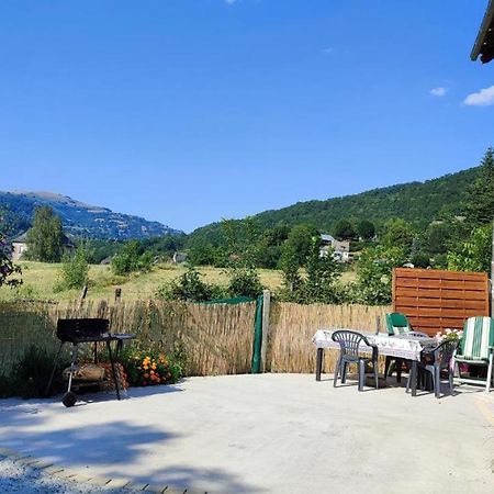 Apartamento La basse-cour Vic-sur-Cère Exterior foto